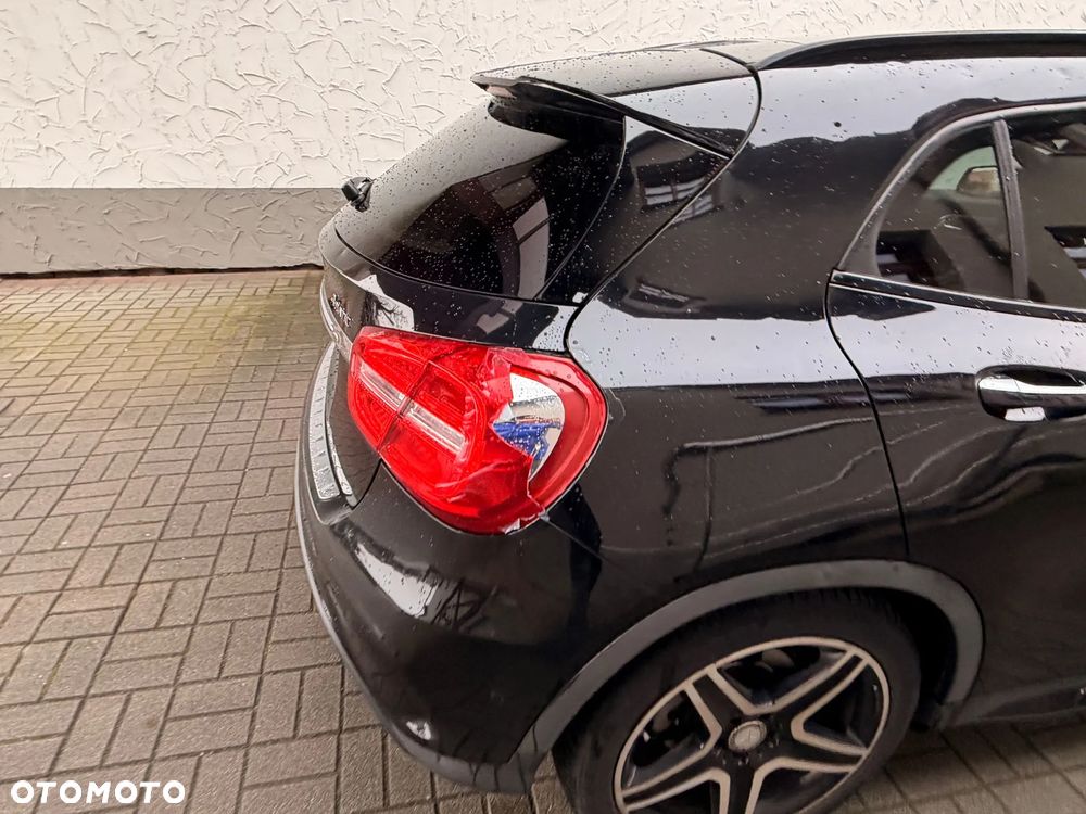 Mercedes-Benz GLA 200 (CDI) d 4Matic 7G-DCT AMG Line - 19