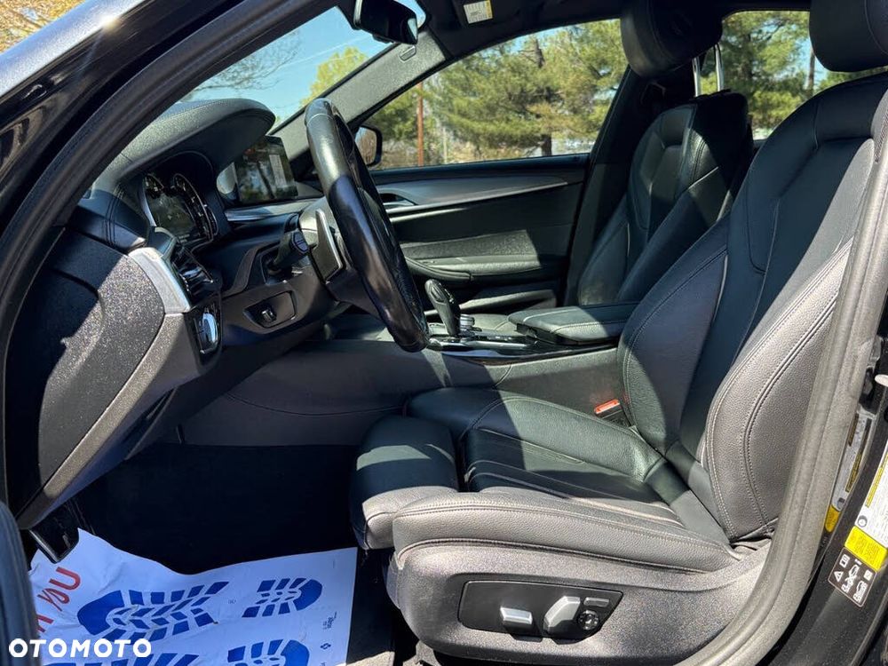 BMW Seria 5 540i xDrive Sport Line - 16