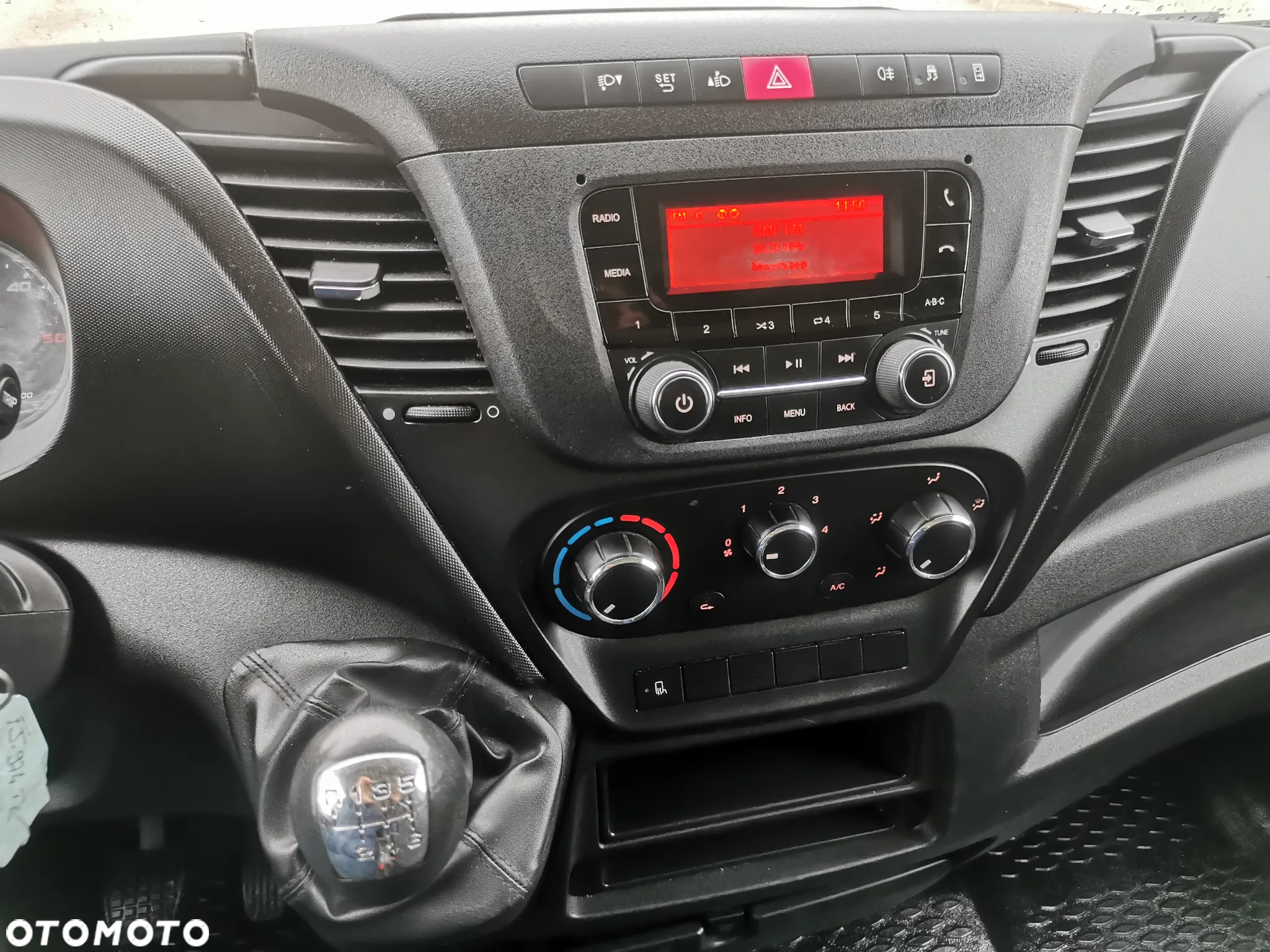 Iveco 3.0-150KM Daily 35C15 Kontener długi rama 35-150 kiper Klimatyzacja długi rozstaw - 12