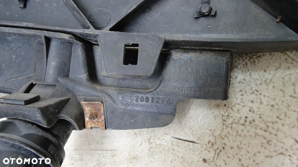 BMW 1 E81 E82 E87 E88 LIFT ŚLIZG POD LAMPĘ PRAWY PRZÓD PRZEDNI EUROPA - 9