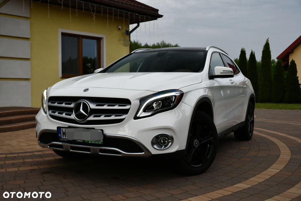 Mercedes-Benz GLA 250 4-Matic AMG Line - 3