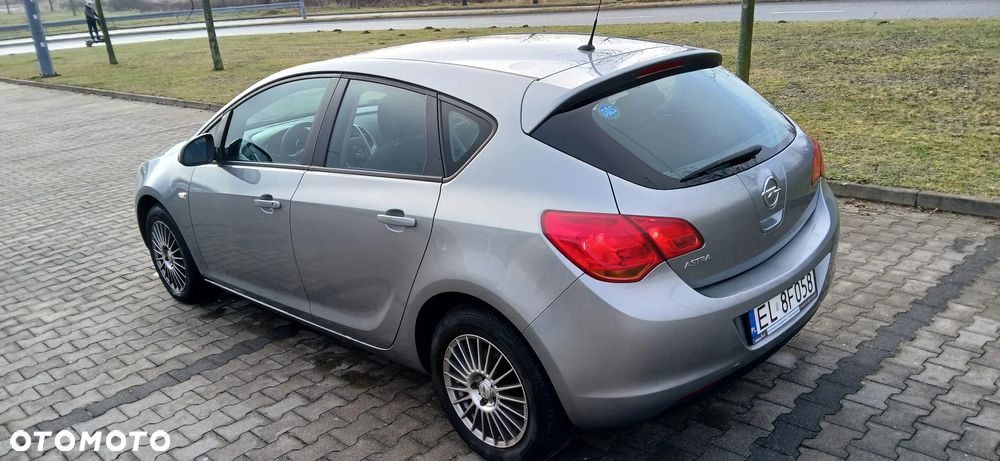 Opel Astra 1.6 Enjoy - 4