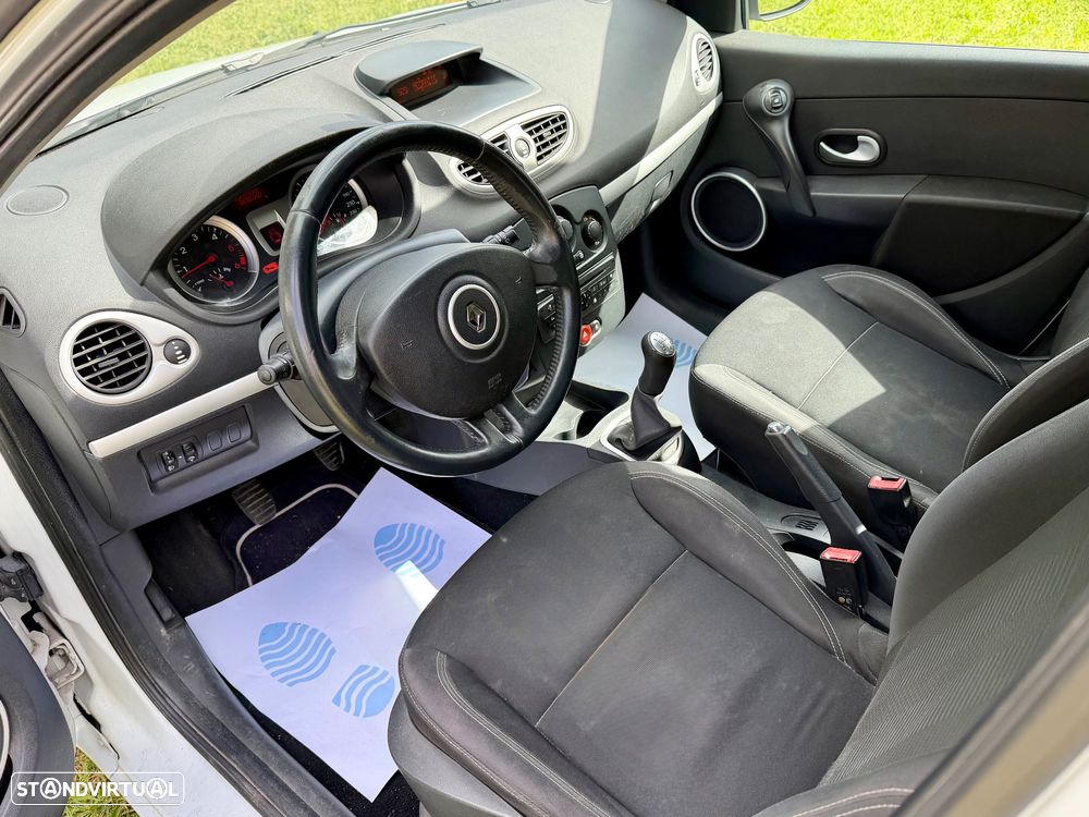 Renault Clio 1.5 dCi Dynamique S - 7