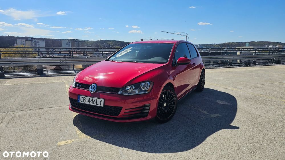 Volkswagen Golf - 2