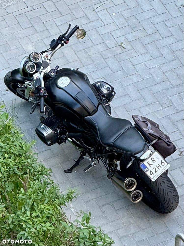 BMW R - 1
