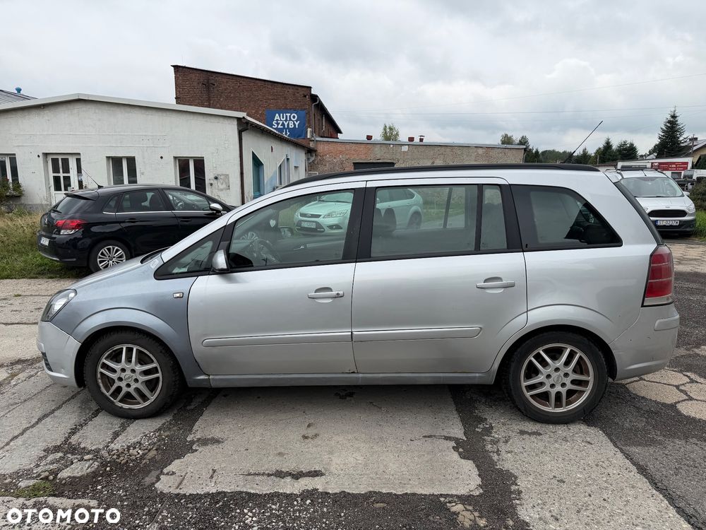 Opel Zafira 1.9 CDTI Essentia - 3