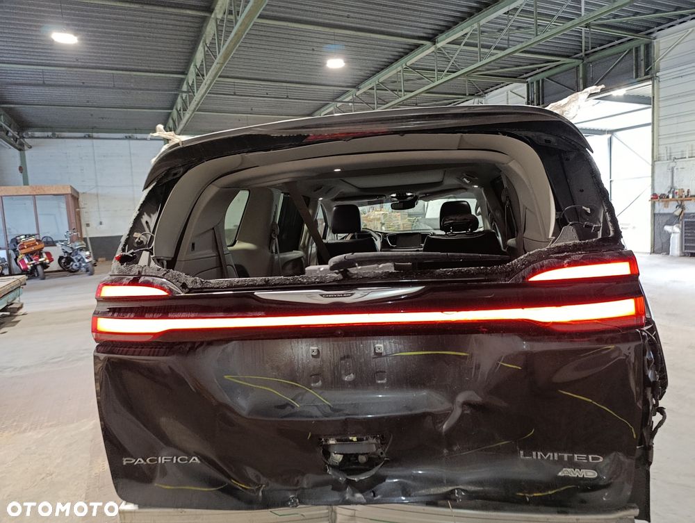 Chrysler Pacifica - 21