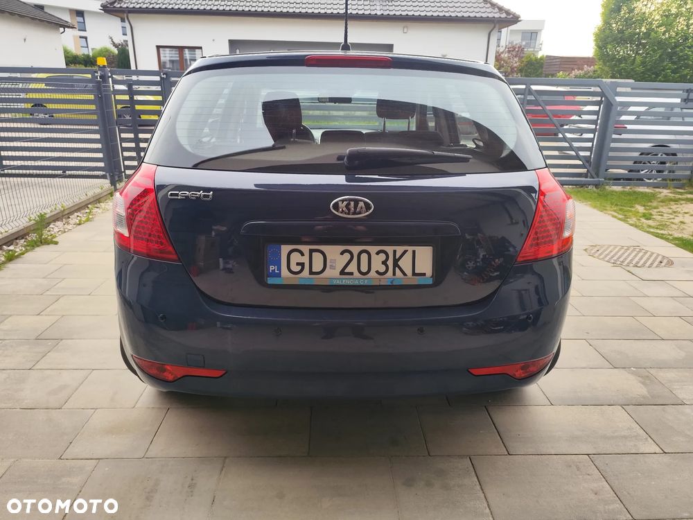 Kia Ceed 1.6 L - 11