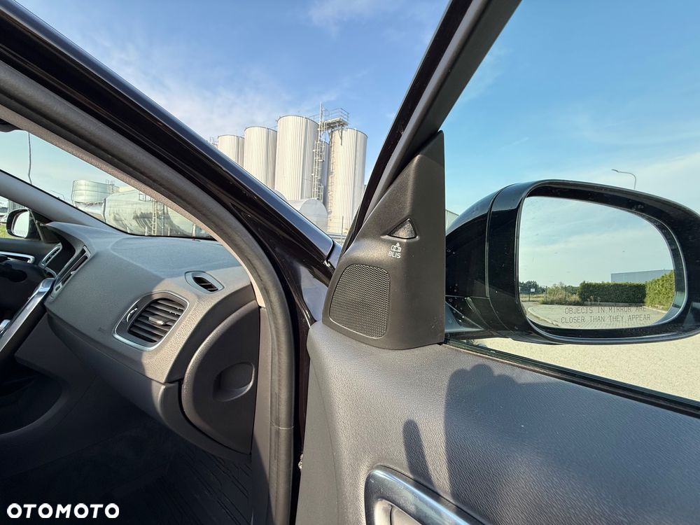 Volvo V60 Cross Country - 23