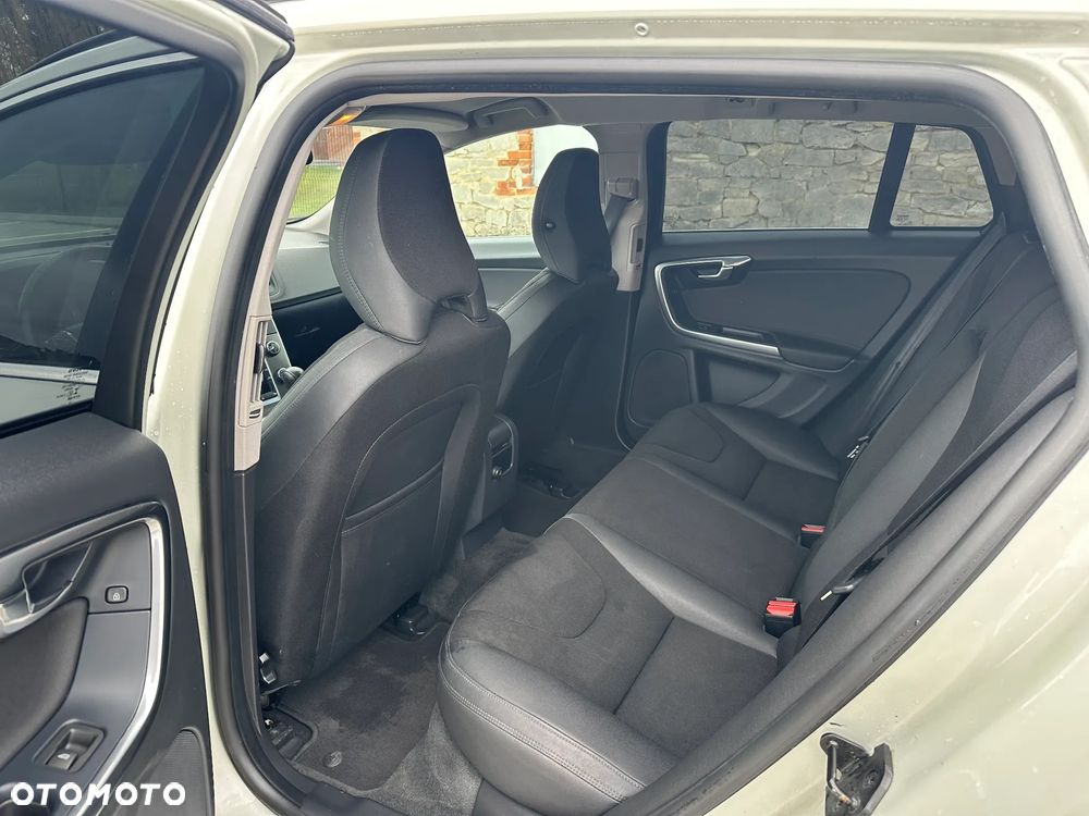 Volvo V60 D3 Edition - 12