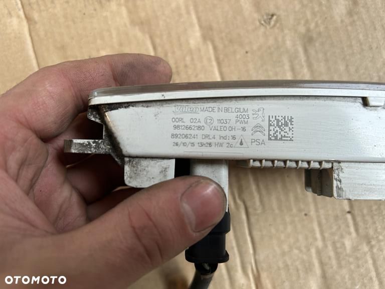 Światła do jazdy dziennej Przód prawa prawe Peugeot 308 II t9 9812662180 - 6