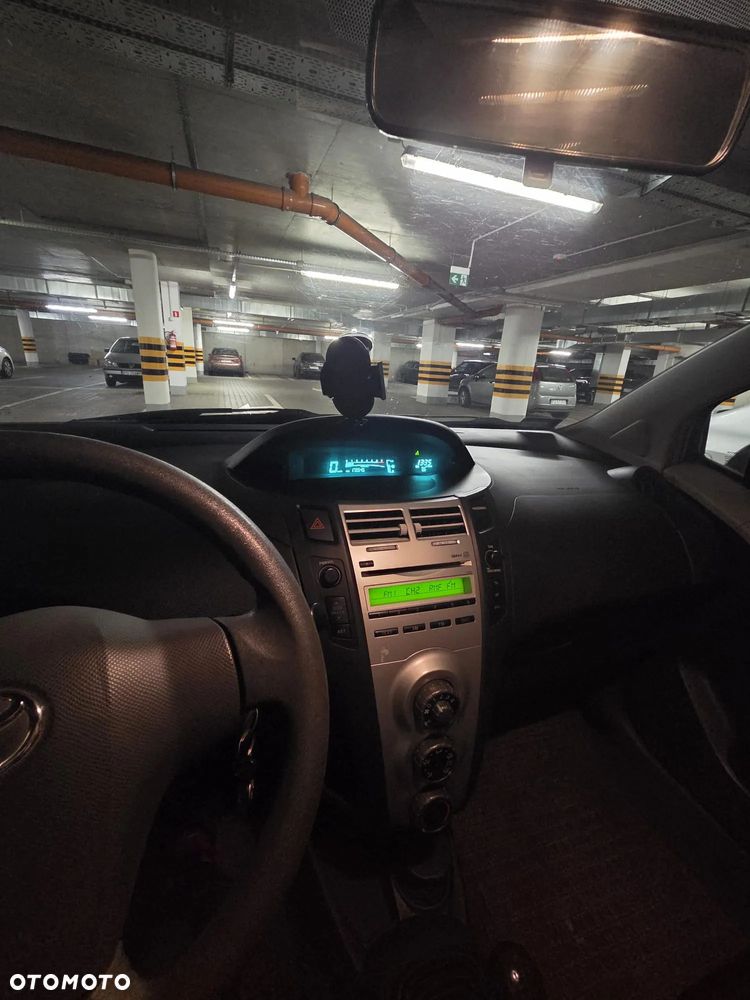 Toyota Yaris - 8