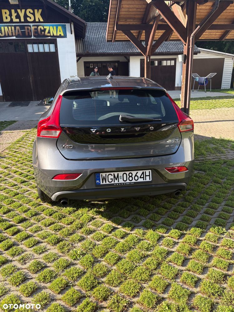 Volvo V40 T3 Momentum - 4