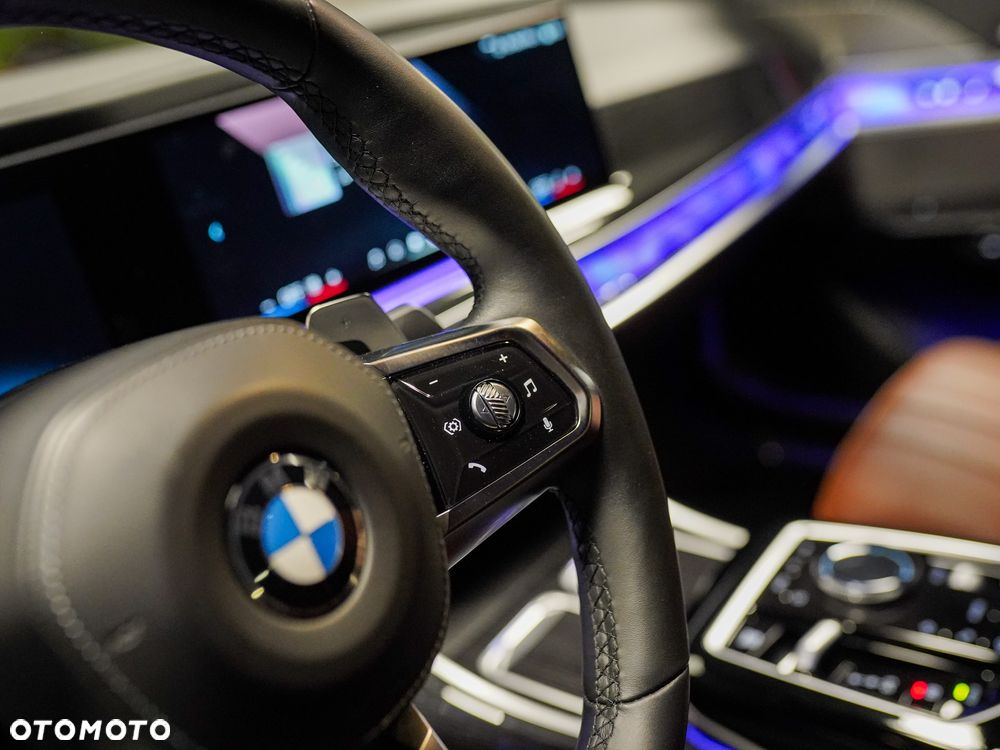 BMW Seria 7 - 26