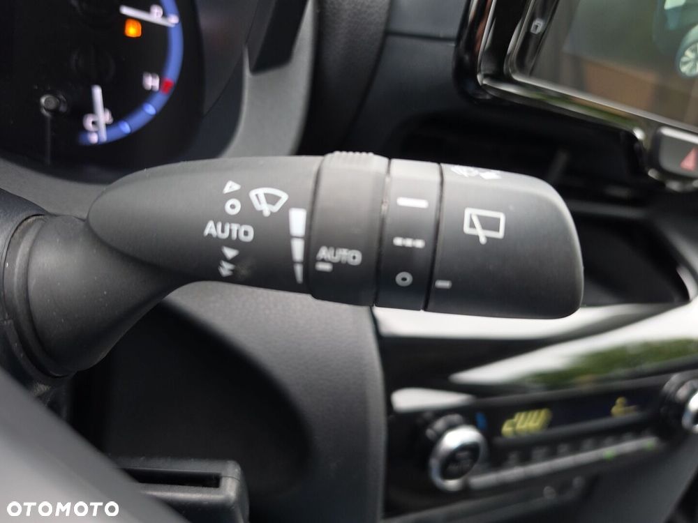 Toyota Yaris Cross Hybrid 1.5 Comfort - 28