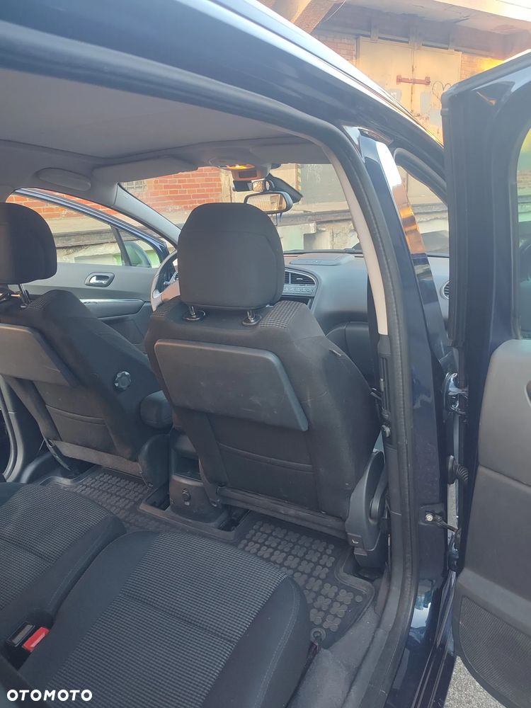 Peugeot 5008 2.0 HDi Family 7os - 24