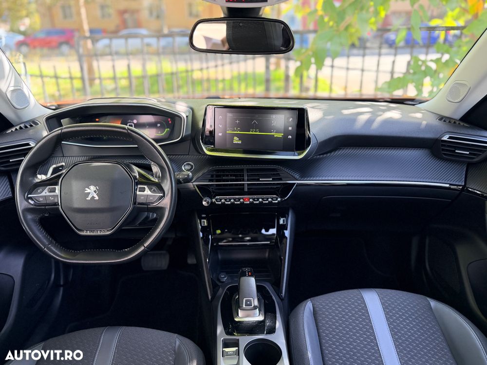 Peugeot 2008 PureTech 130 EAT8 GT Exclusive - 9