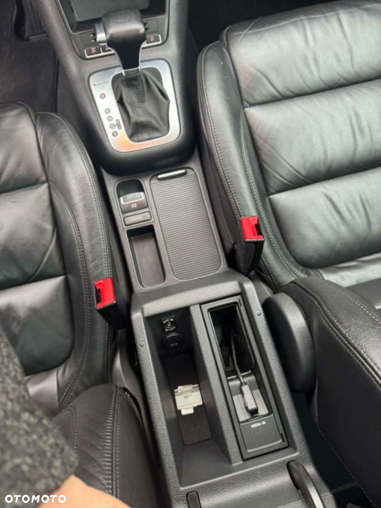 Volkswagen Tiguan - 32