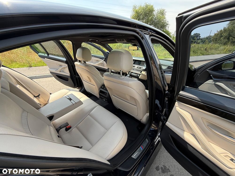 BMW Seria 5 530d xDrive - 15