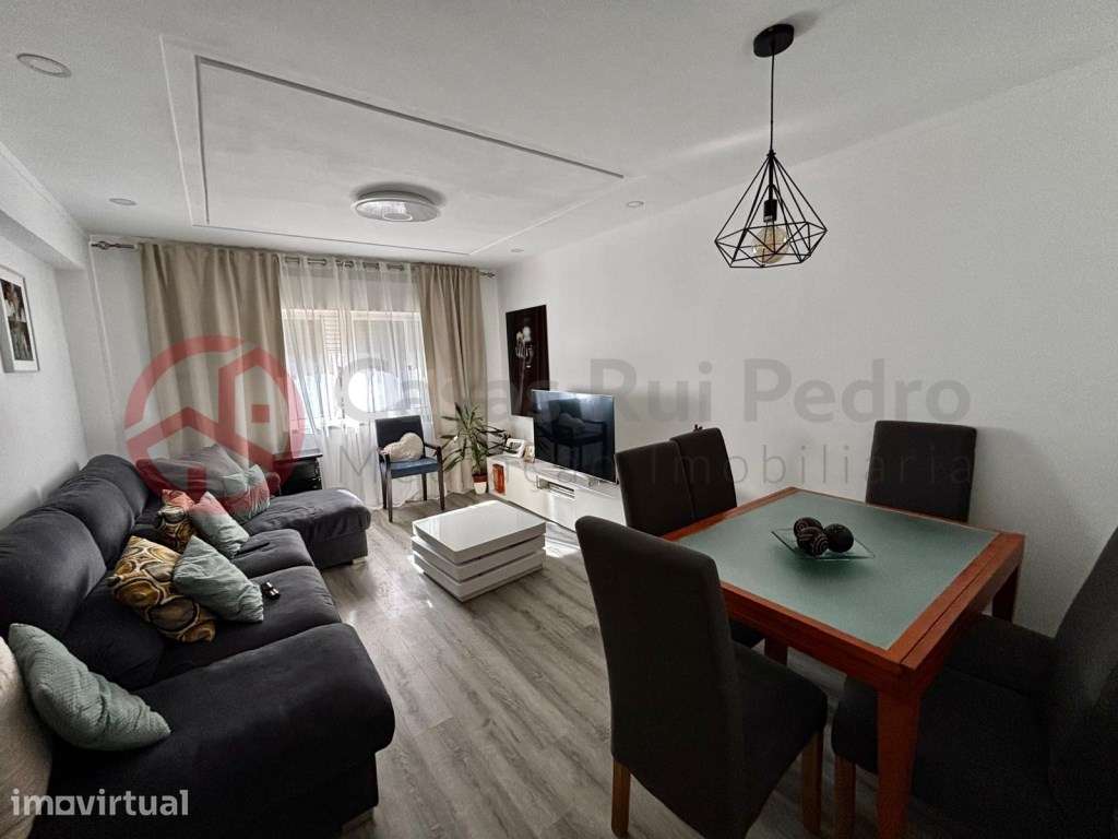 Apartamento T2 com arrecadação em Santa Marta do Pinhal, Corroios - Grande imagem: 2/21