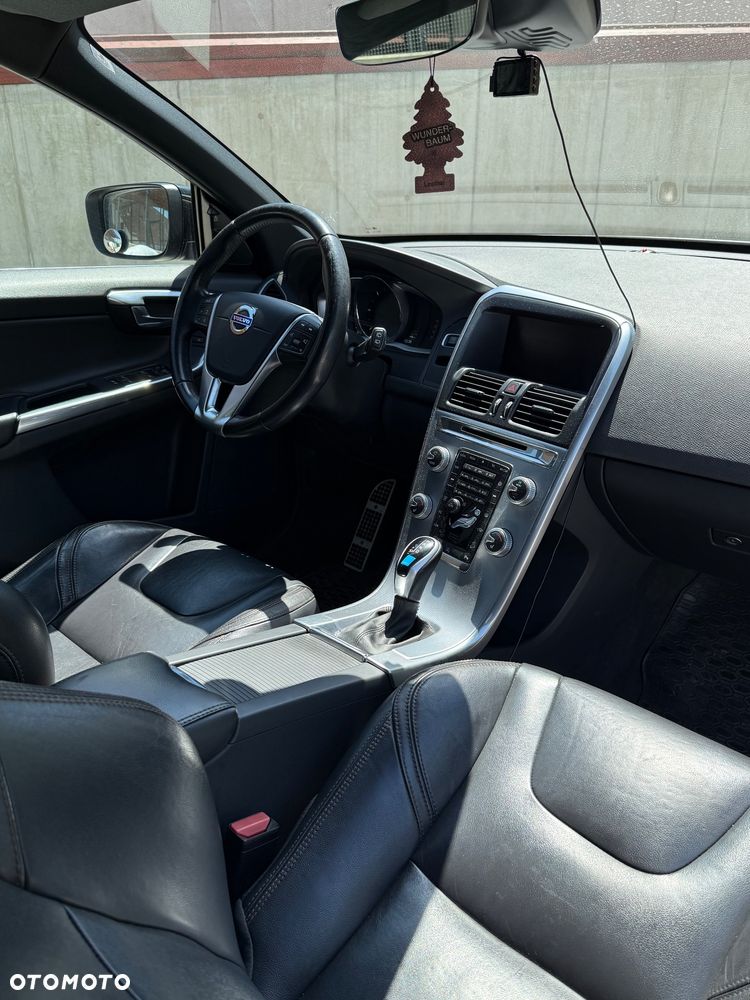 Volvo XC 60 D5 AWD Summum - 17