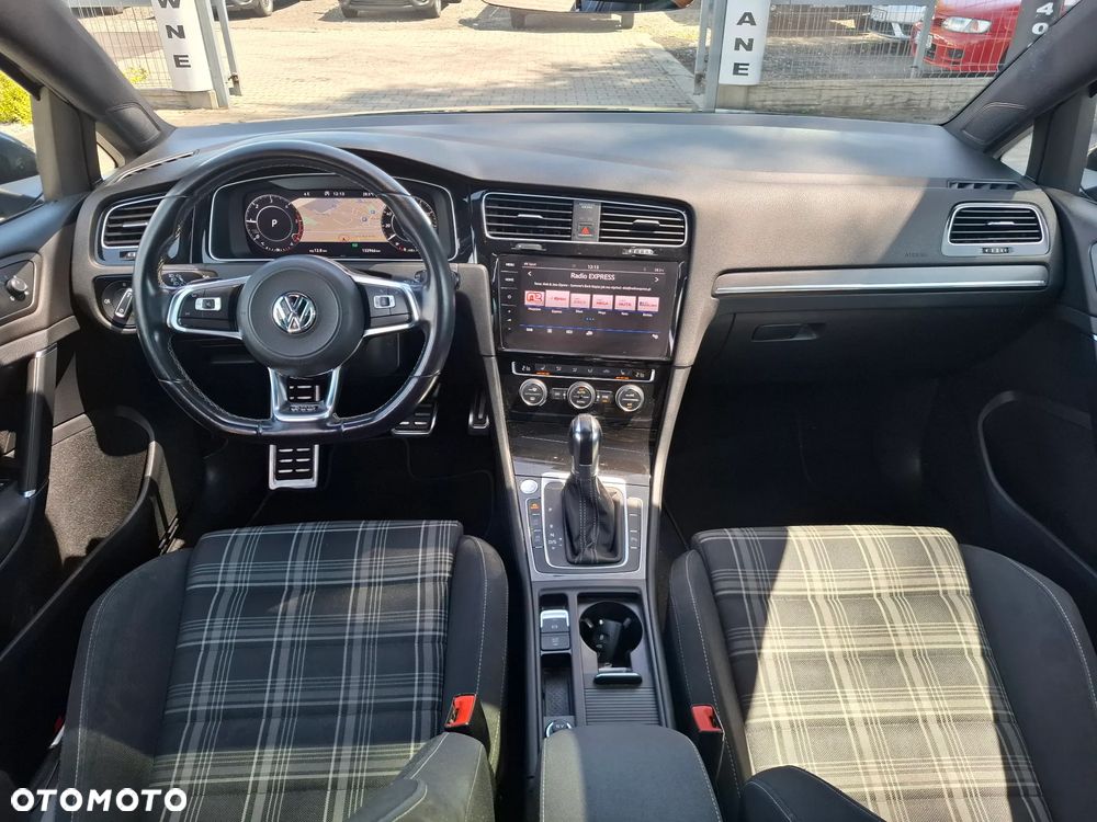Volkswagen Golf - 15