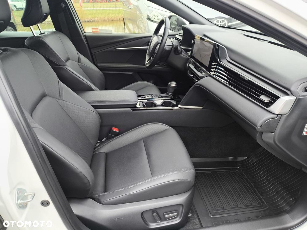 Toyota Camry - 23