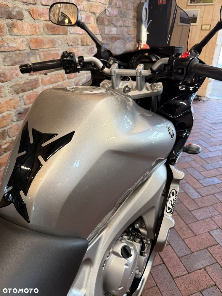 Yamaha FZ6 - 12