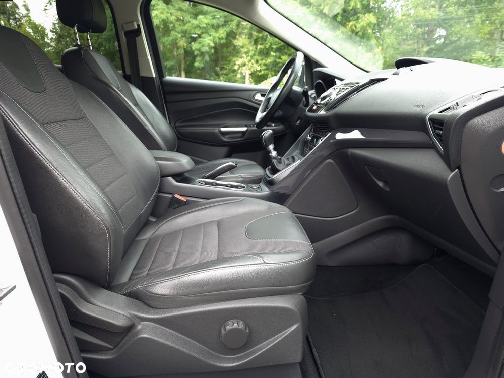 Ford Kuga 2.0 TDCi FWD Titanium - 16
