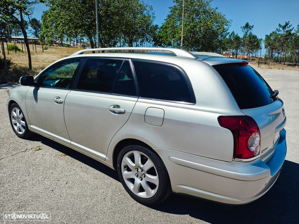 Toyota Avensis SW 2.0 D-4D - 14
