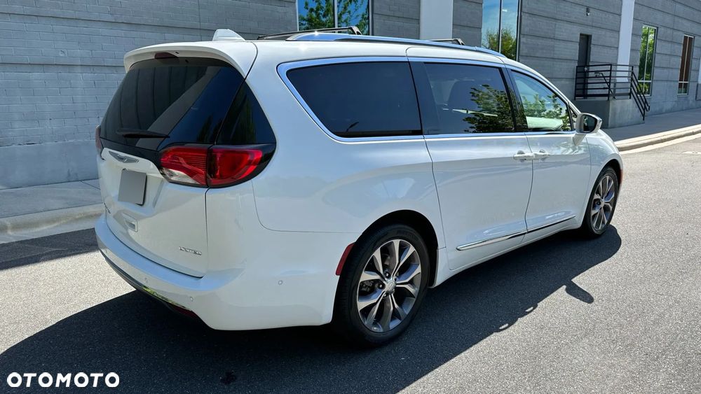 Chrysler Pacifica - 6