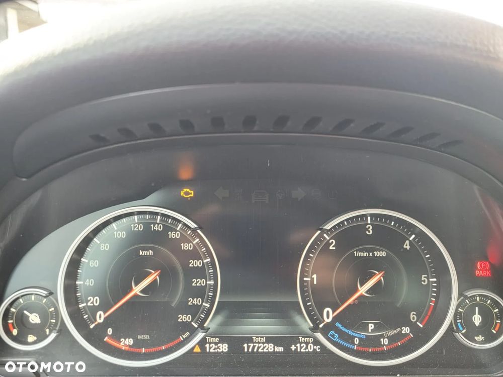 BMW Seria 5 525d xDrive - 6