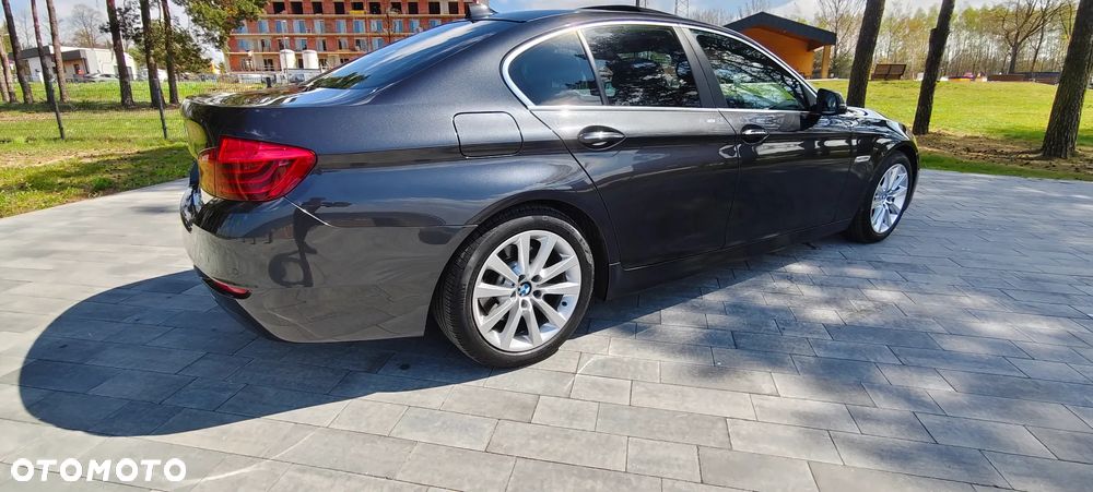 BMW Seria 5 520d Luxury Line - 9
