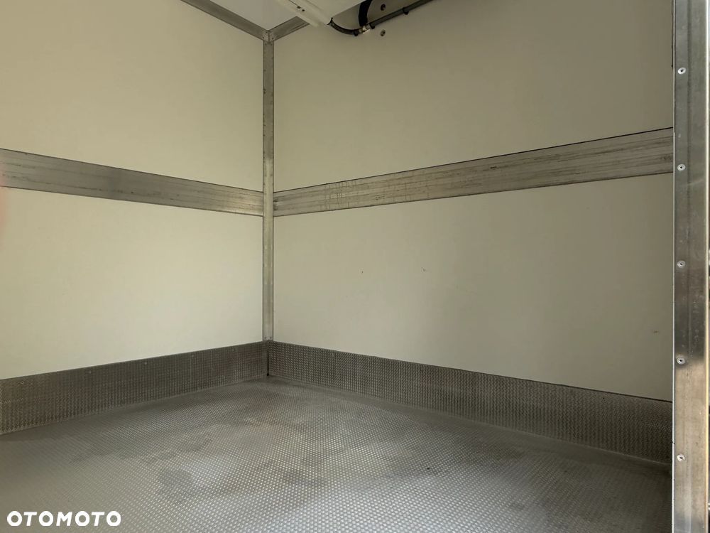 Iveco 35S16 3.0l Chłodnia 8 Palet / Agregat Carrier Viento / Izoterma RomCar / Unikatowy stan / Nowe opony / Serwisowany w aso / FV23% - 23