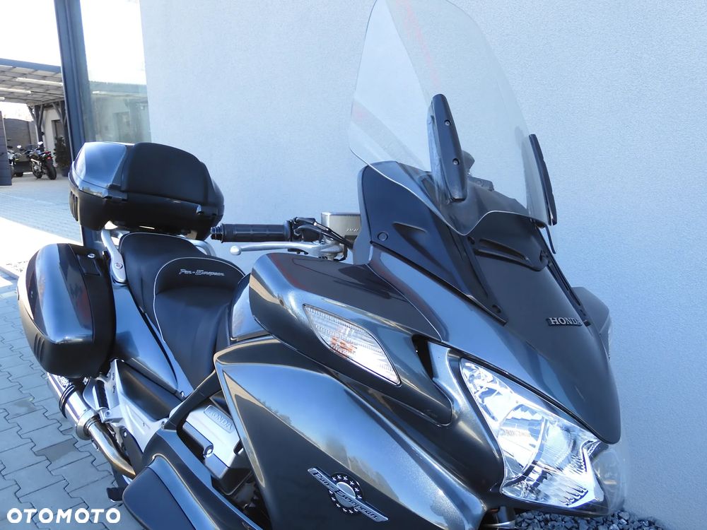 Honda ST - 3