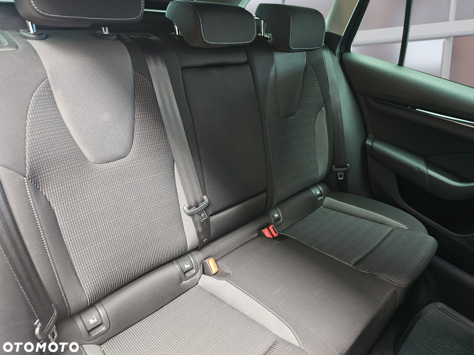 Skoda Octavia 2.0 TDI Ambition DSG - 25