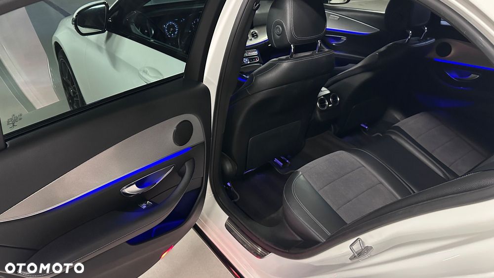 Mercedes-Benz Klasa E 220 d Business Edition 9G-TRONIC - 31