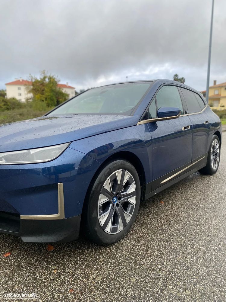 BMW iX xDrive40 - 17