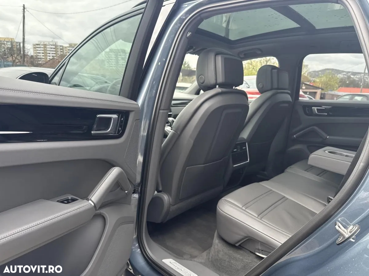 Porsche Cayenne Standard - 13