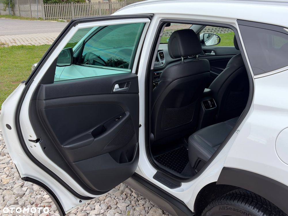 Hyundai Tucson 2.0 CRDI 4WD Automatik Premium - 31