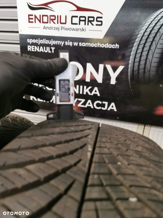 215/60 R 17 Goodyear - 4