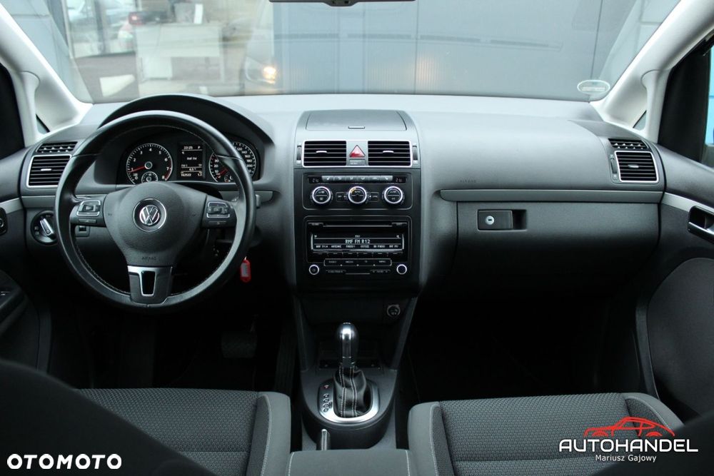 Volkswagen Touran - 18