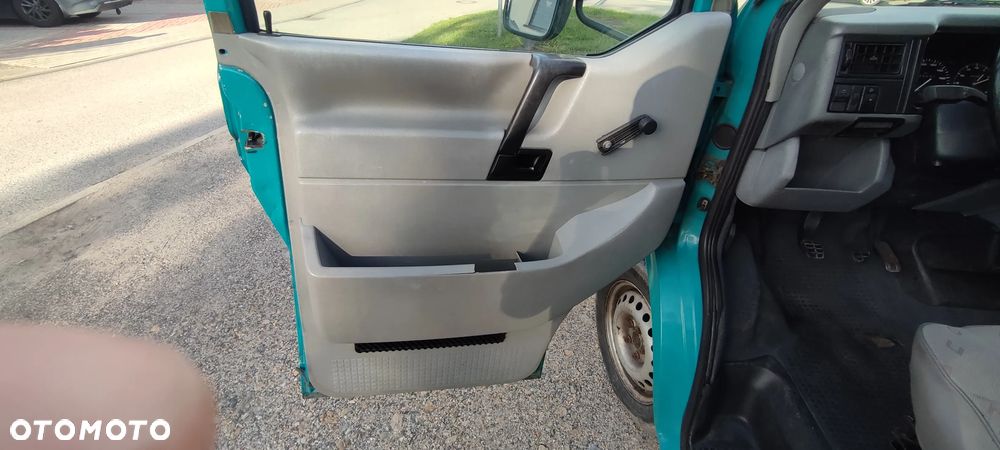 Volkswagen Transporter - 5