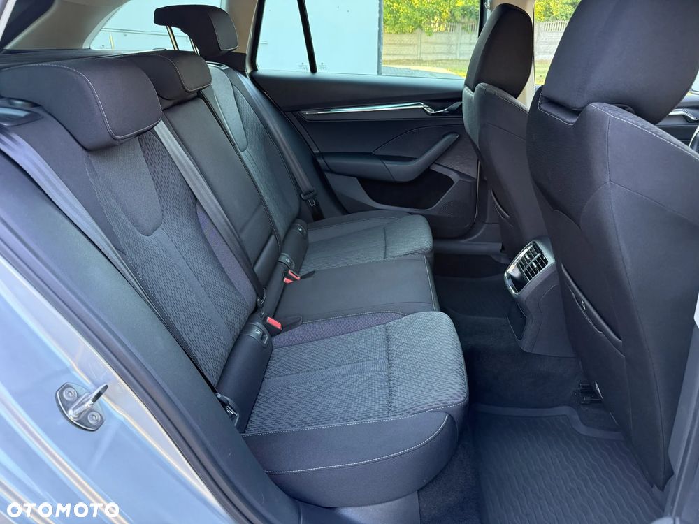 Skoda Octavia 2.0 TDI Sportline DSG - 17