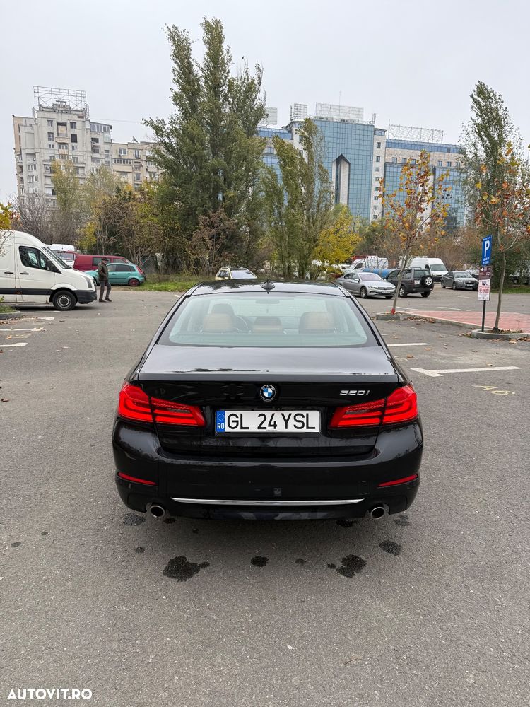 BMW Seria 5 520i AT - 4