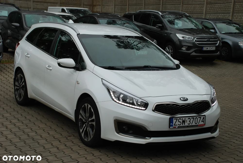 Kia Ceed Cee'd 1.6 CRDi L Business Line DCT - 11
