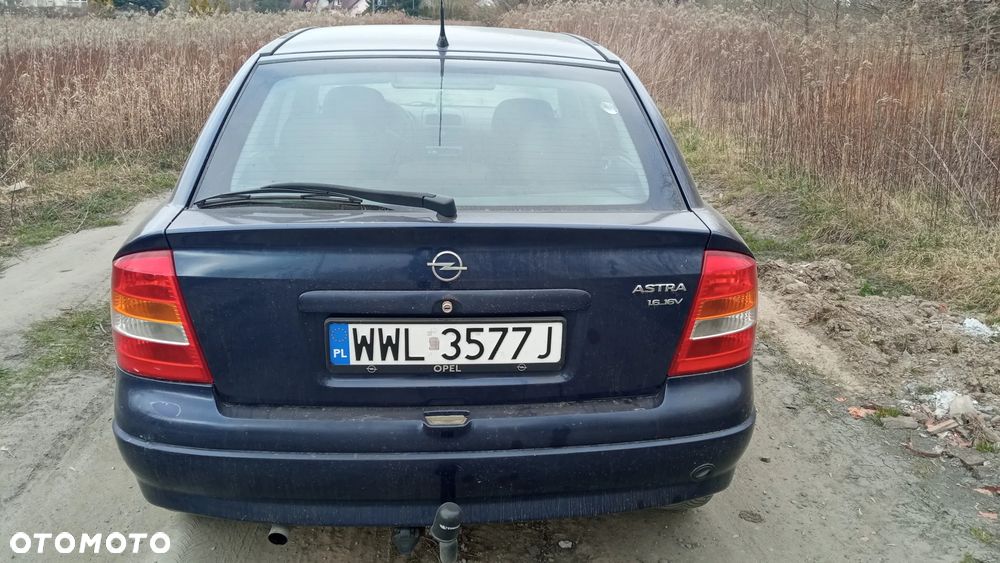Opel Astra 1.6 GLS - 4