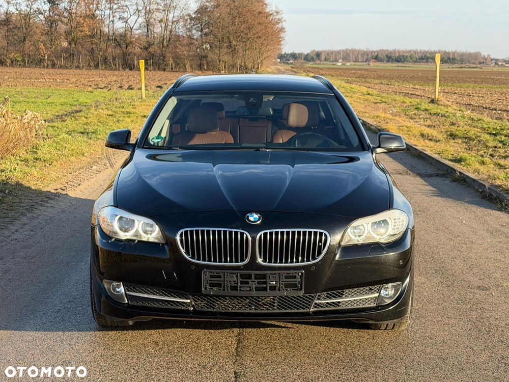 BMW Seria 5 525d xDrive - 3