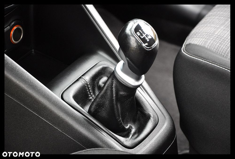 Kia Venga 1.4 CVVT Business Line - 34