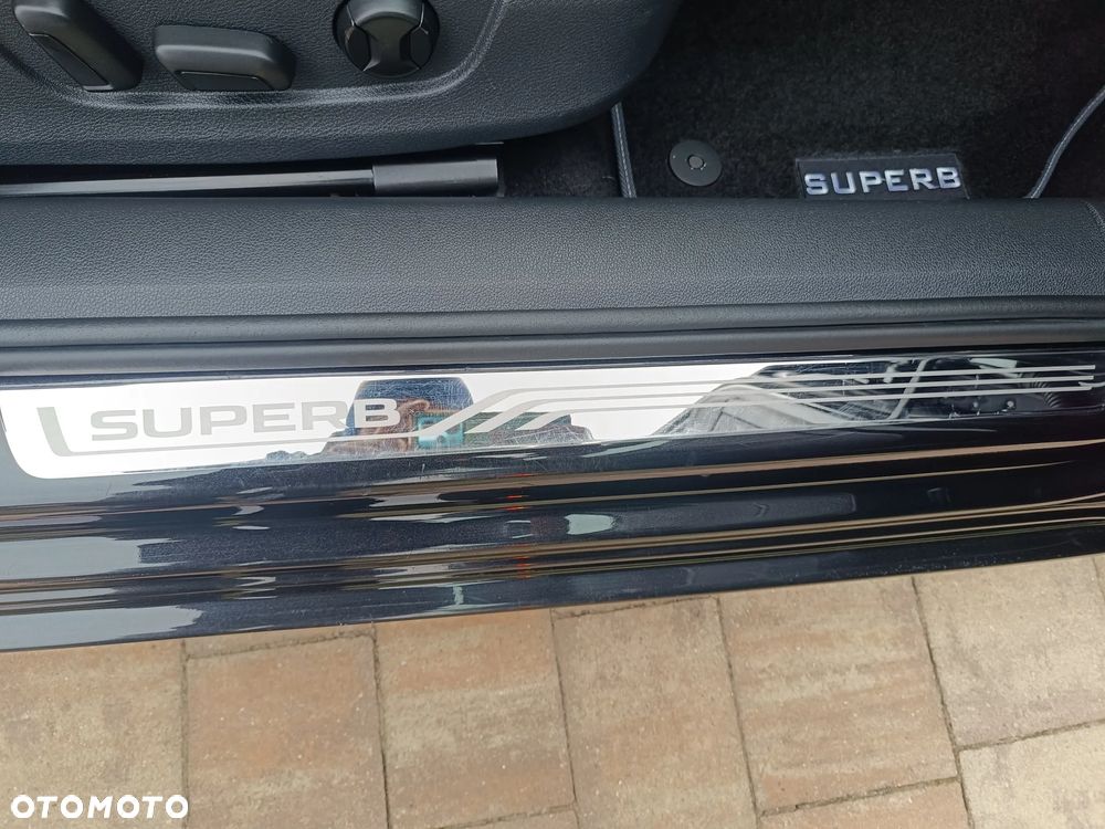 Skoda Superb 2.0 TDI DSG Premium Edition - 20